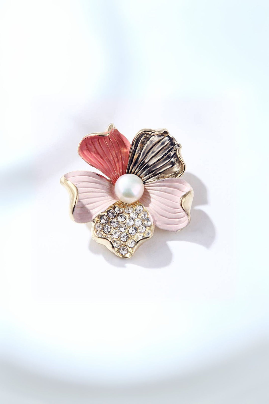 Camelia flower brooch Pink