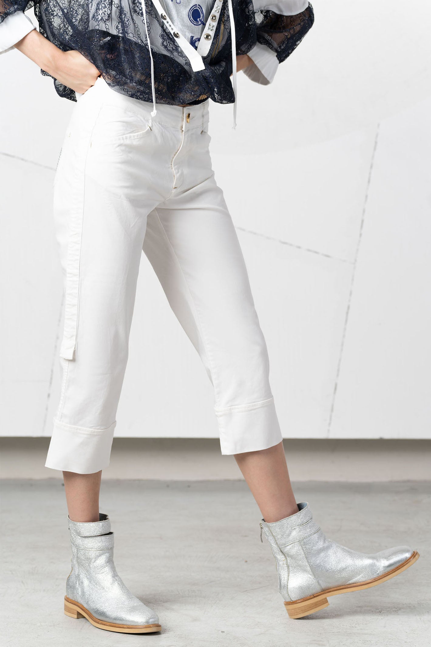 Elisa Cavaletti Cropped Trousers White Cuffed Hem EJP256010903 03149 ...
