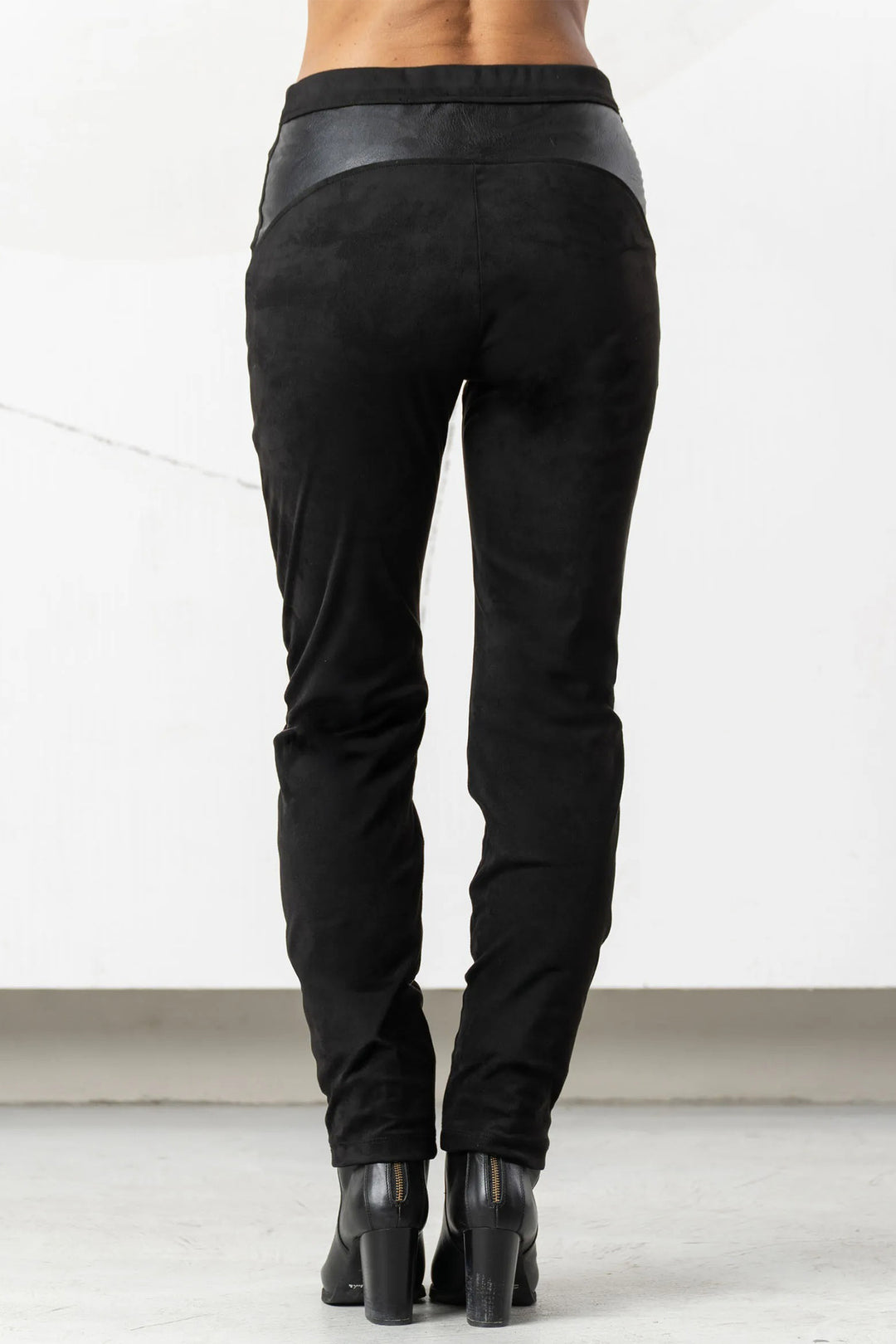 Elisa Cavaletti ELW256048710 Black Faux Suede Leggings