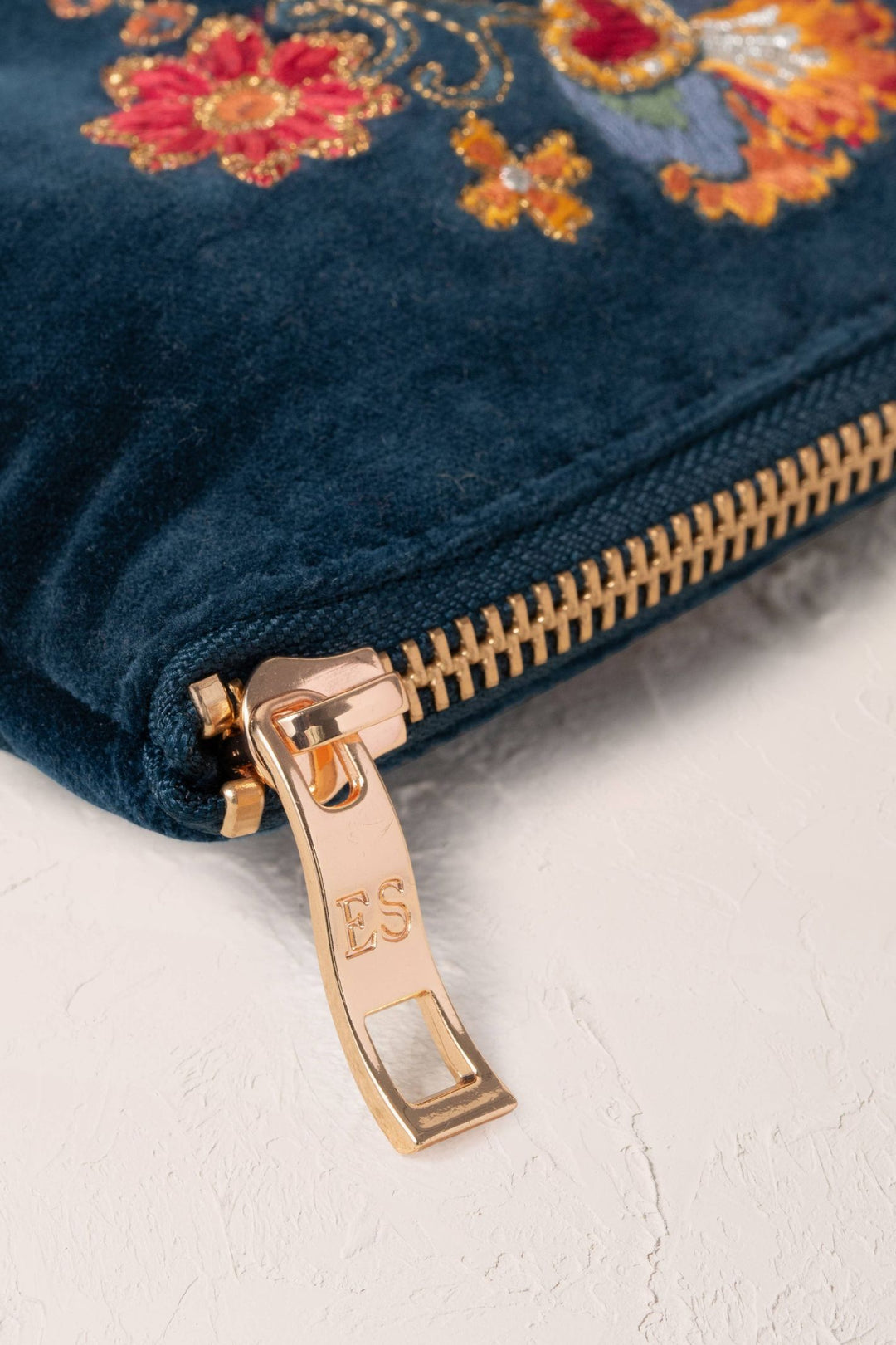 Elizabeth Scarlett Ink Blue Botanical Garden Coin Purse