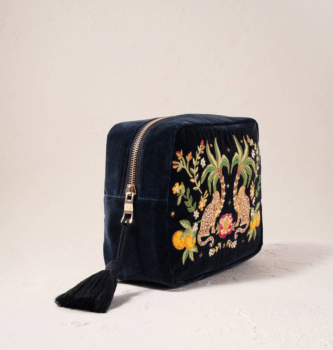 Jungle Paradise Jaguar Charcoal Wash Bag Charcoal / Velvet