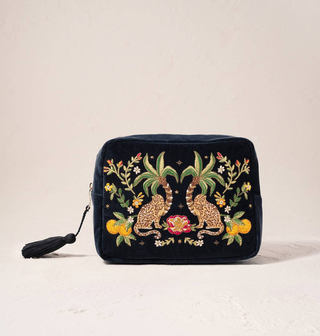 Jungle Paradise Jaguar Charcoal Wash Bag Charcoal / Velvet