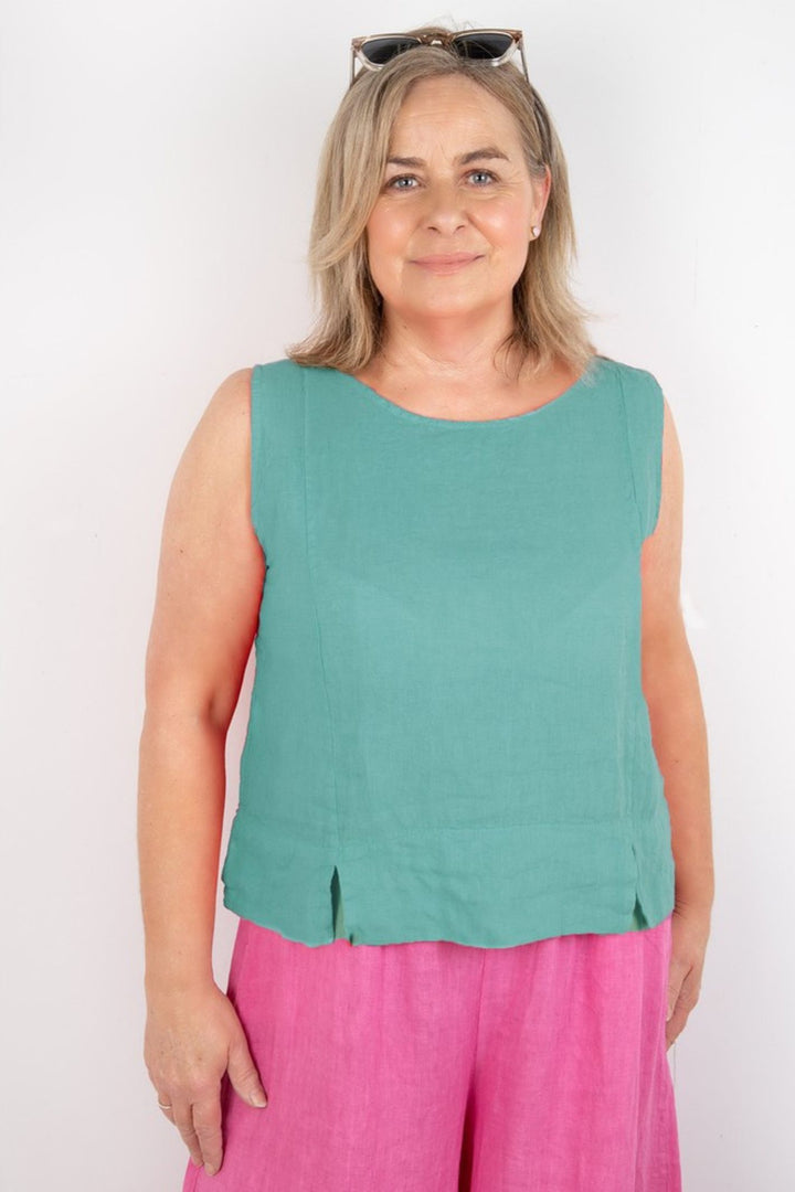 Amazing Woman Agata Lucie Linen Sleeveless Top