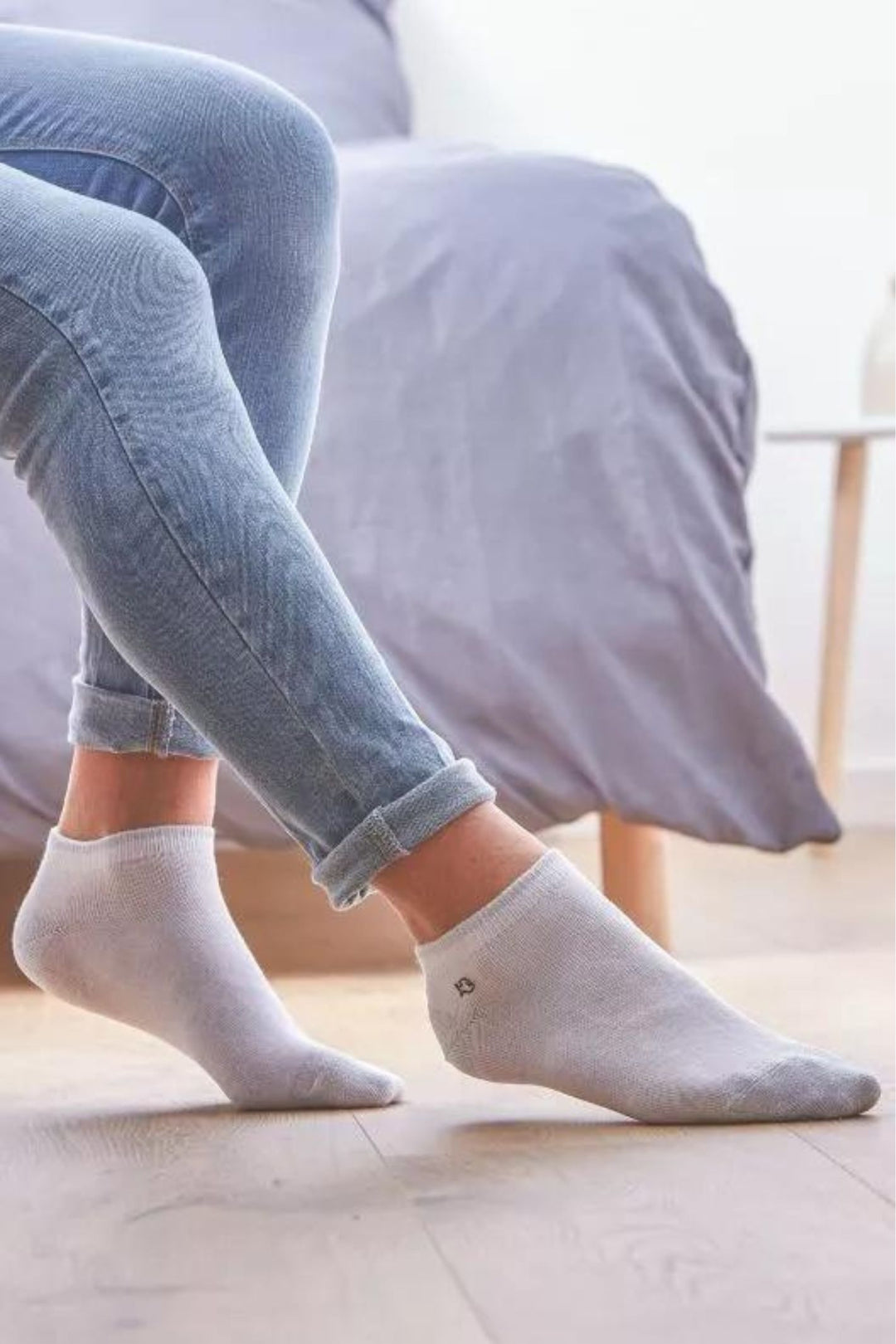 Billy Belt White & Silver Lurex Trainer Socks