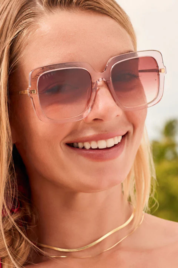 Diff Sandra Pink Gradiant Square Scratch Resistant Sunglasses