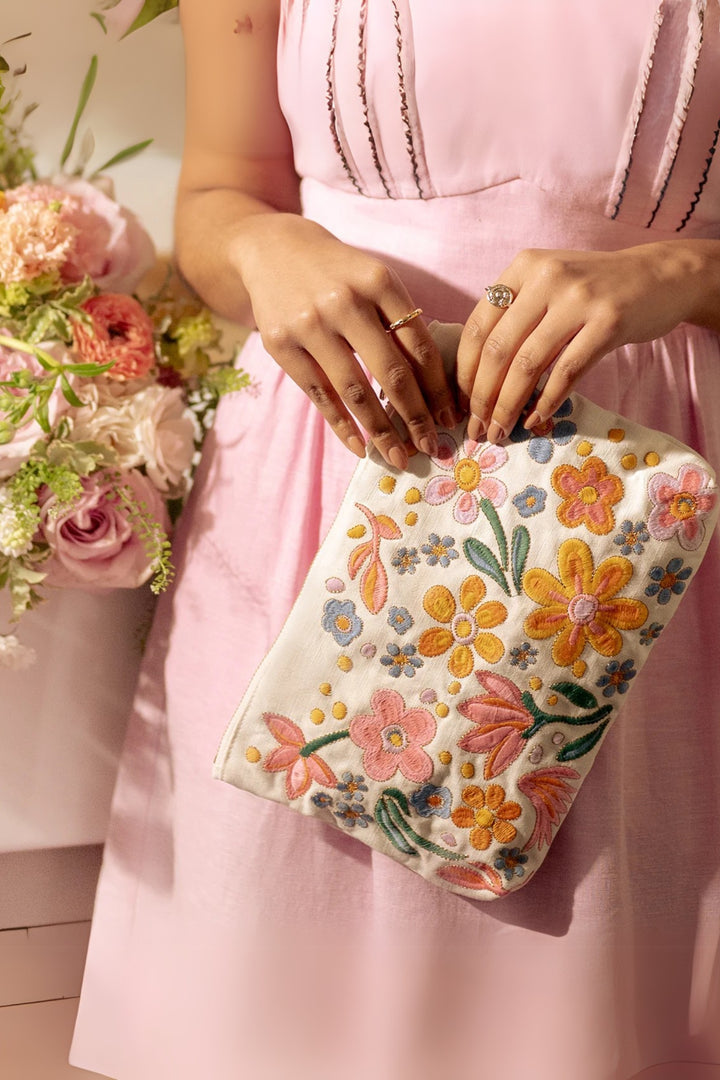 Elizabeth Scarlett Flower Power Everyday Pouch