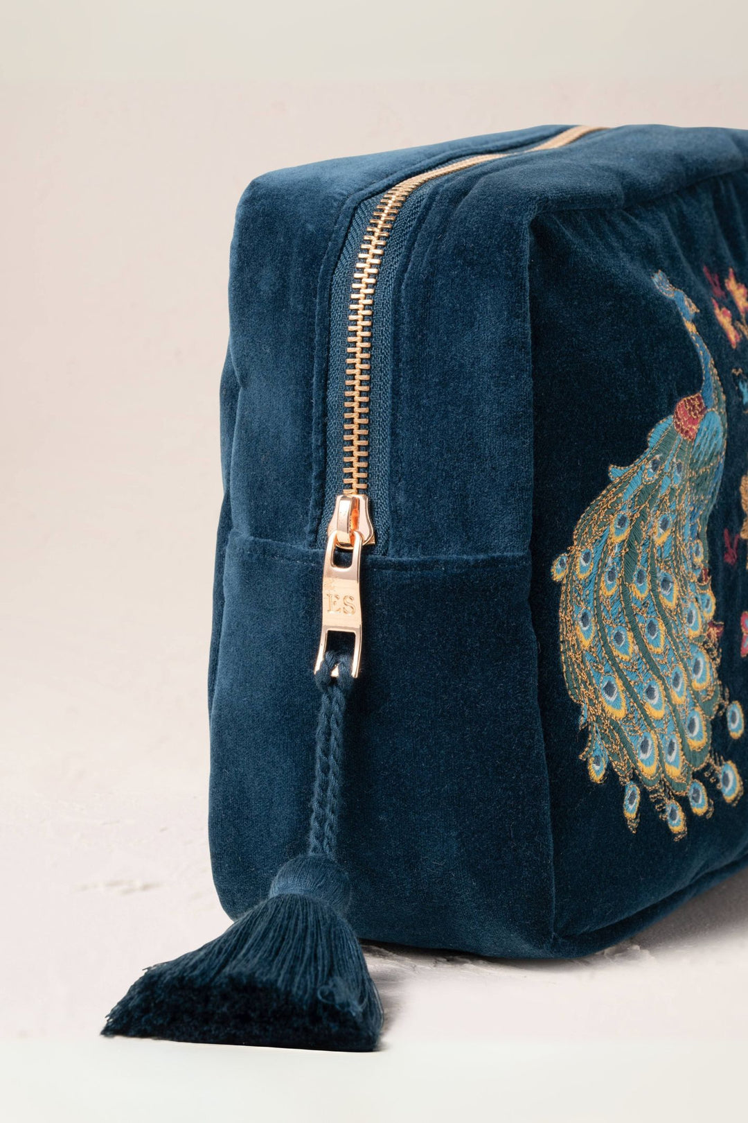 Elizabeth Scarlett Ink Blue Peacock Floral Velvet Wash Bag