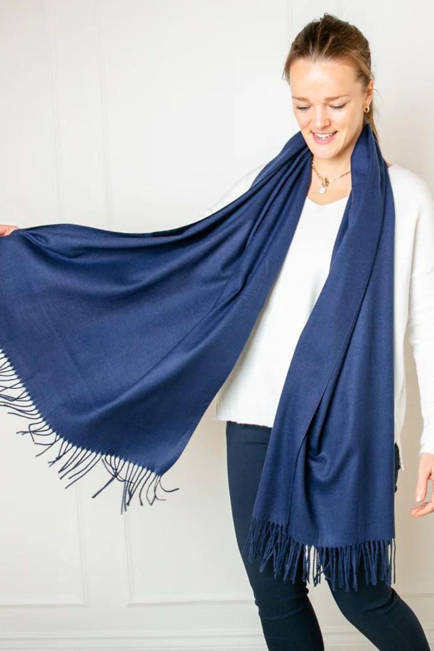 Navy cashmere pashmina discount