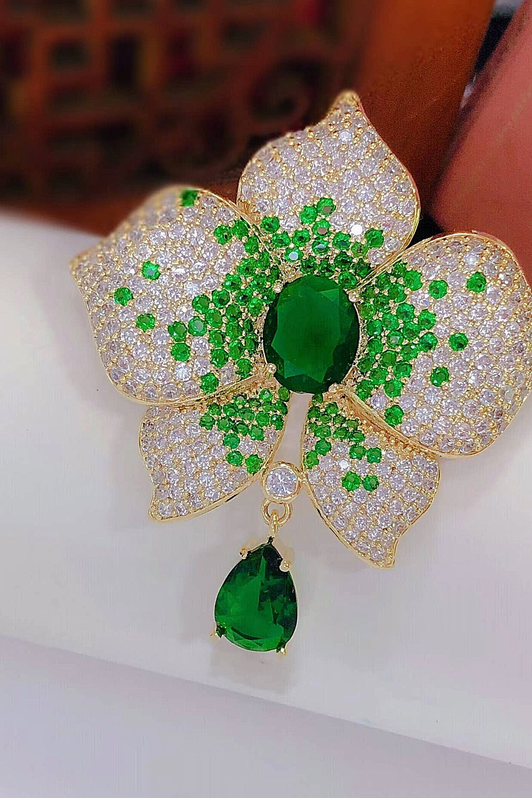 Green Sparkle Flower Teardrop Broach