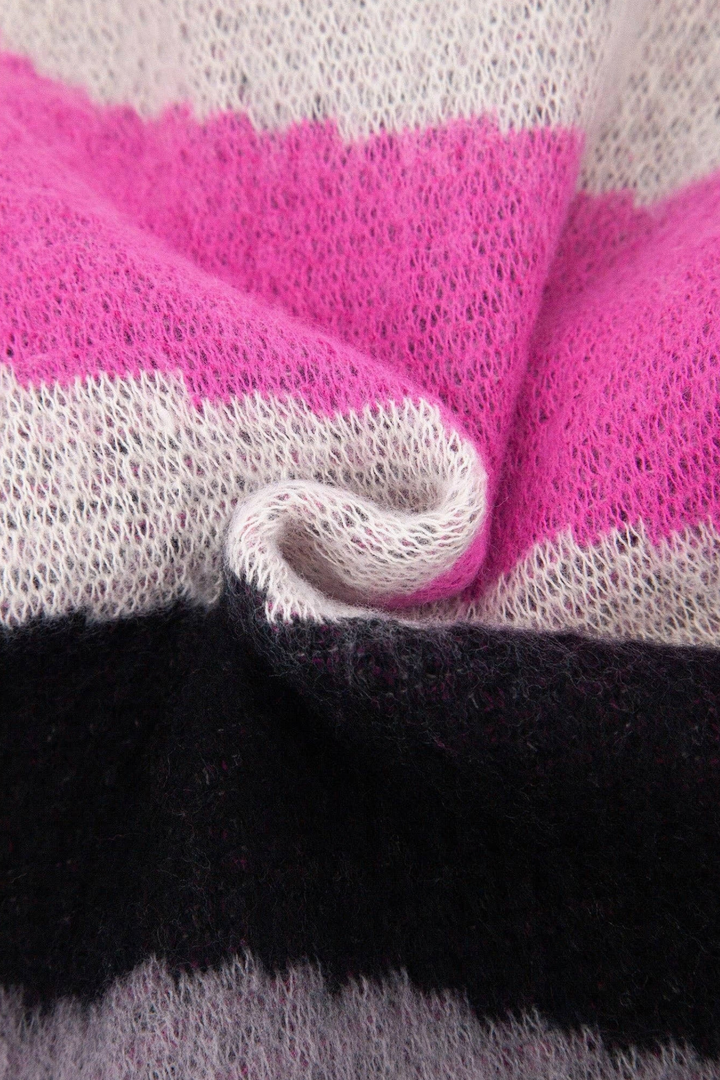 Ramona Grey/Pink Waves Heavyweight Scarf: One-size