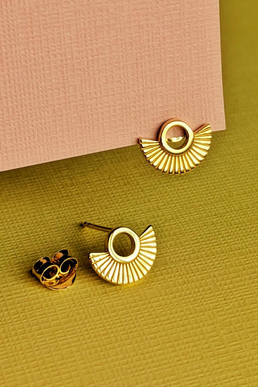 Vurchoo 1090 18K Gold Deco Fan Earrings