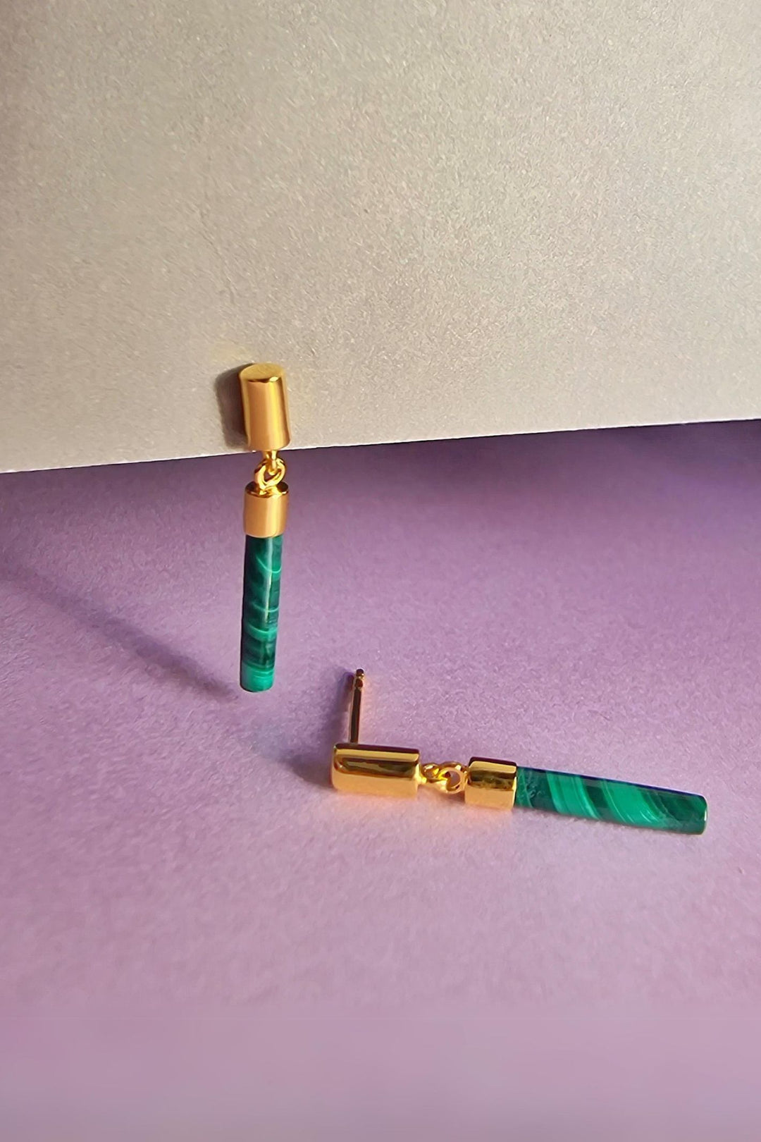 Vurchoo 1123 18K Gold Malachite Drop Bar Earrings