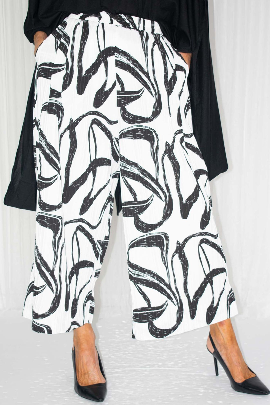 White & Black Swirl Print Wide Leg Cropped Trousers