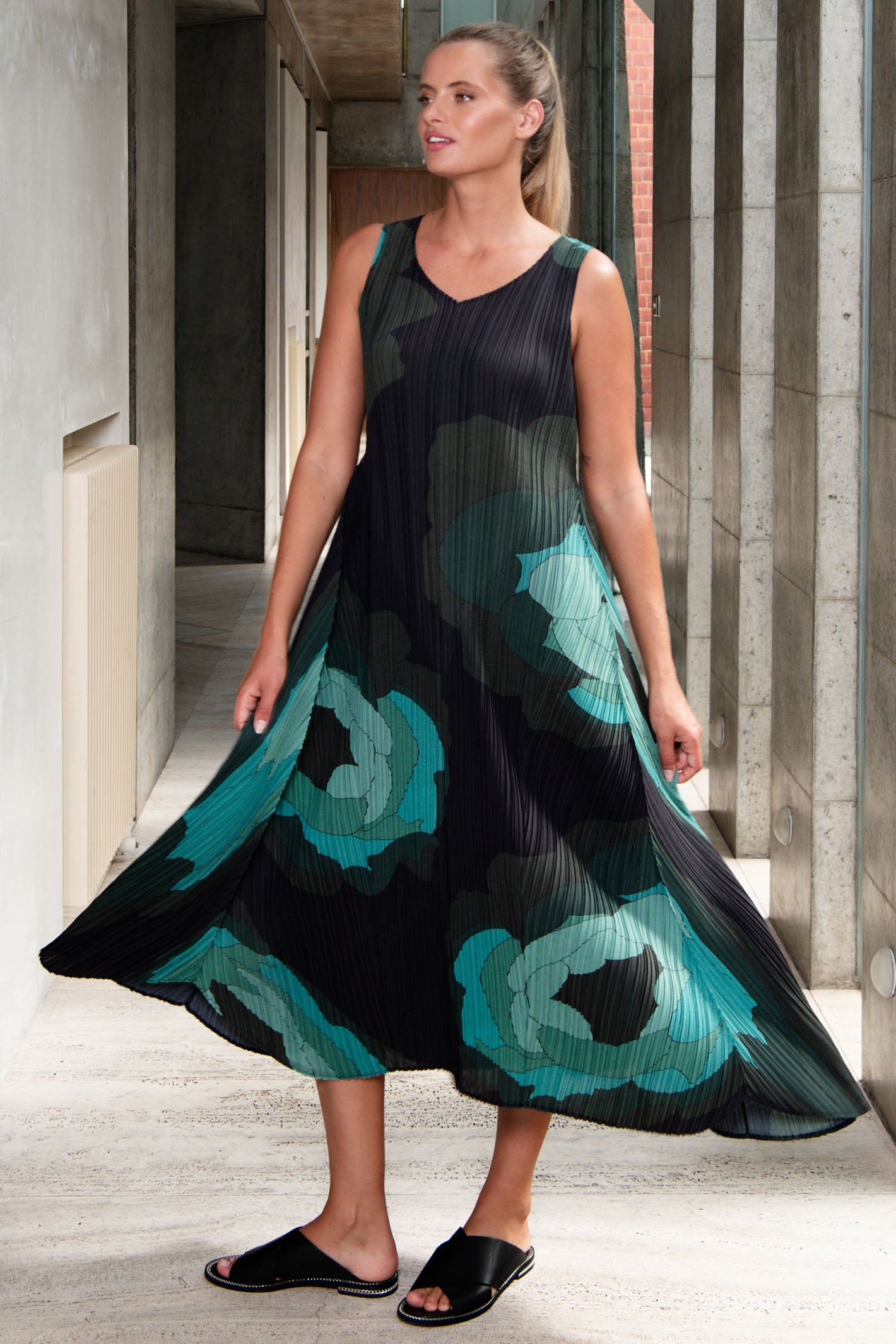 Alquema AD1072L Estrella Forest Rose Dress – Experience Boutique