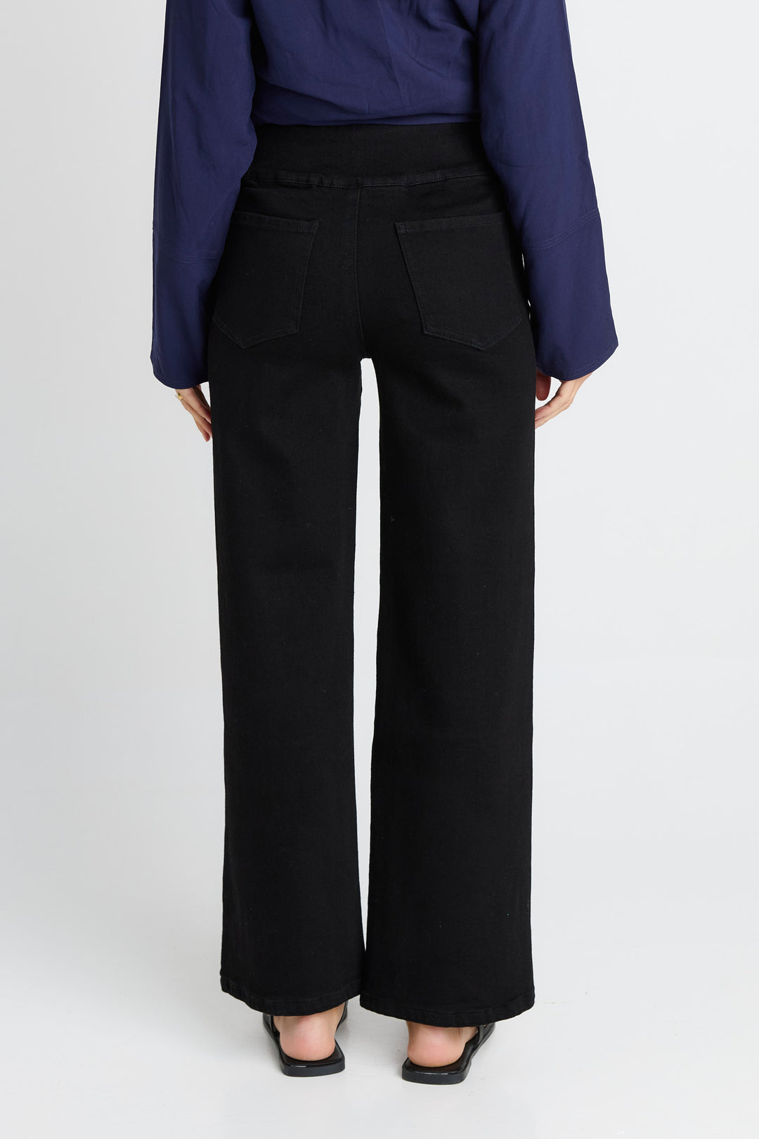Betty Basics BB8608 black straight stretch jeans at Experience Boutique