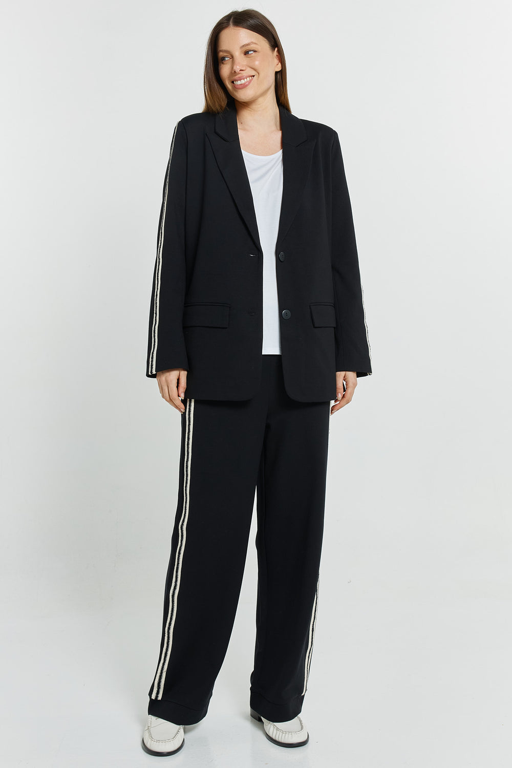 Betty Basics BB6112 black tailored blazer at Experience Boutique