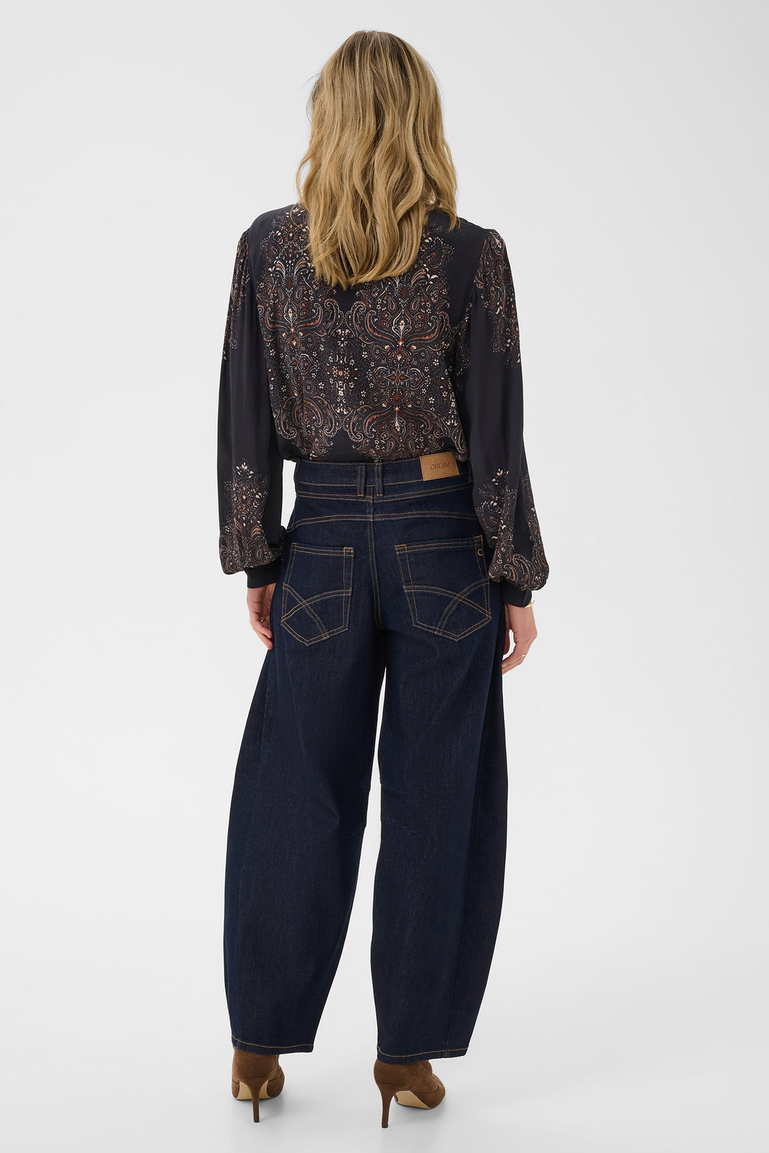 Cream Clothing CRBahren Cape Breton Rinse Blue Barrel Leg Jeans 10614217 109555, back view on model