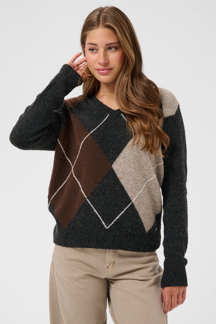 Cream Clothing CRHope Pitch Black Argyle V-Neck Jumper 10615298 100120, front view on model