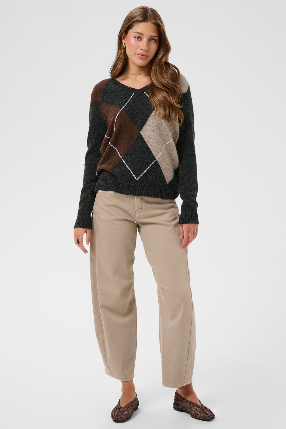 Cream Clothing CRHope Pitch Black Argyle V-Neck Jumper 10615298 100120, full length front view on model