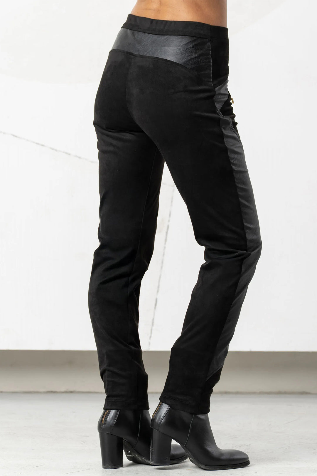 Elisa Cavaletti ELW256048710 Black Faux Suede Leggings