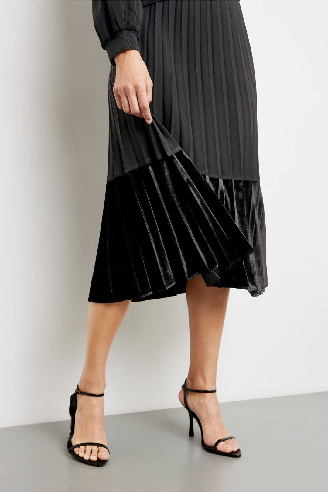 Gerry Weber 210024 Black Pleated Skirt