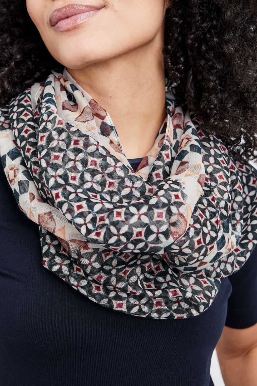 Gerry Weber 301029 72044 9088 Navy Mosaic Print Scarf – Experience