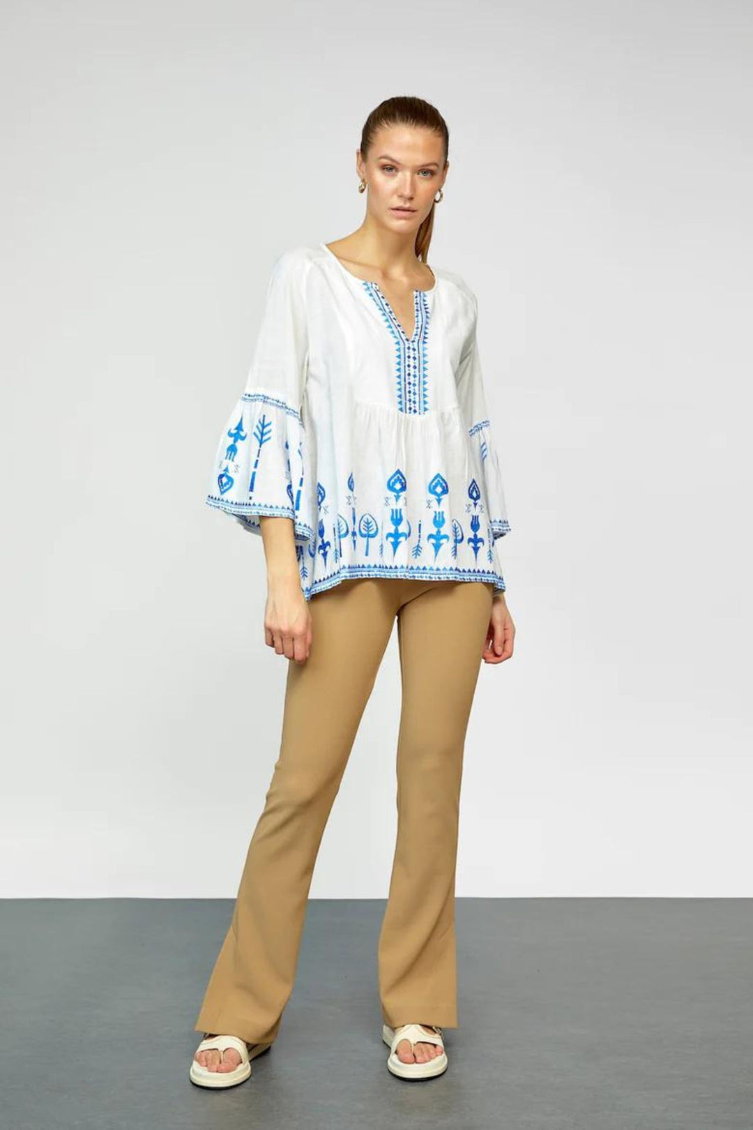 Gomaye 24774 White Blue Emboidered Top