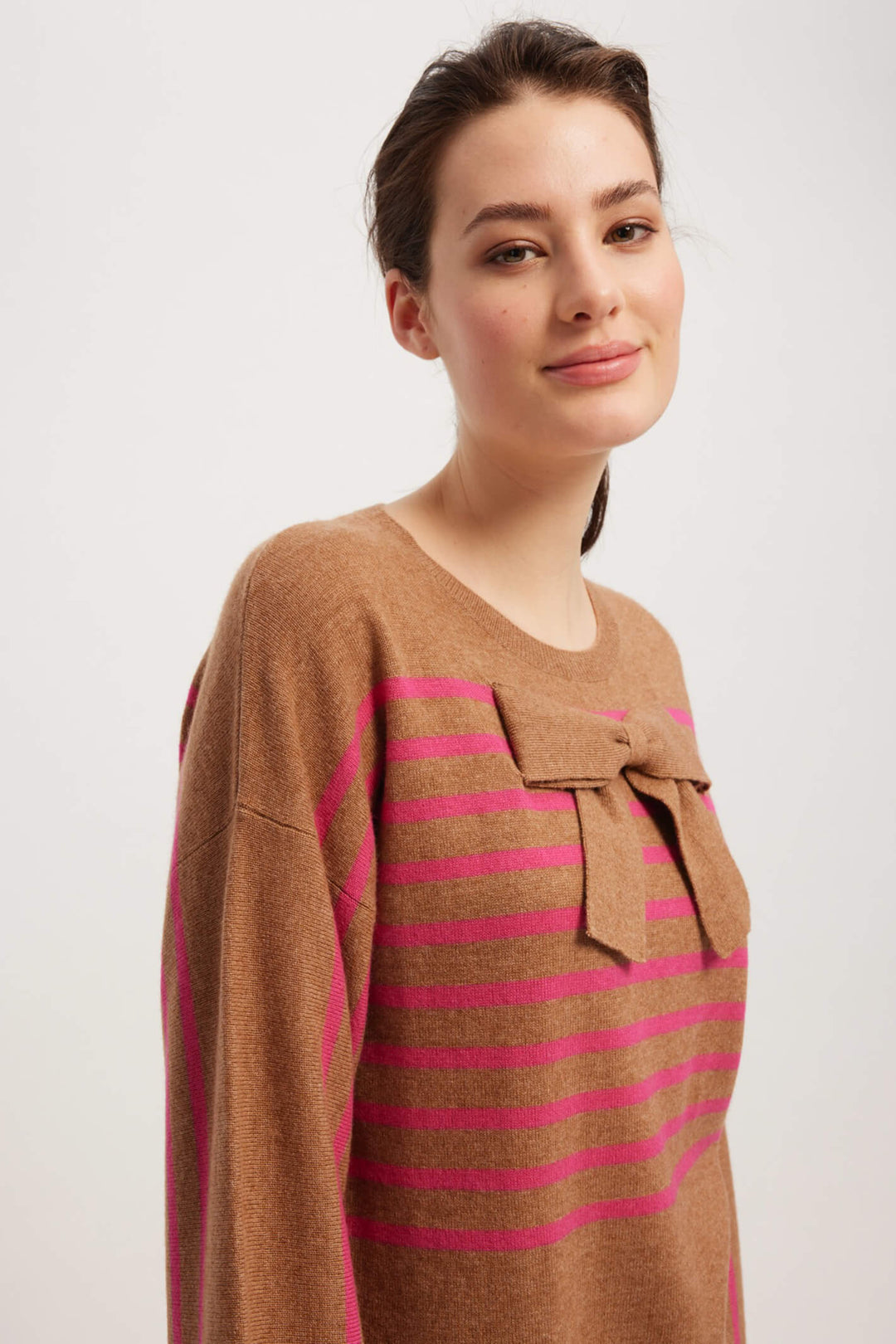 Leo & Ugo NH538 Brown Fucshia Bow Front Jumper - Experience Boutique
