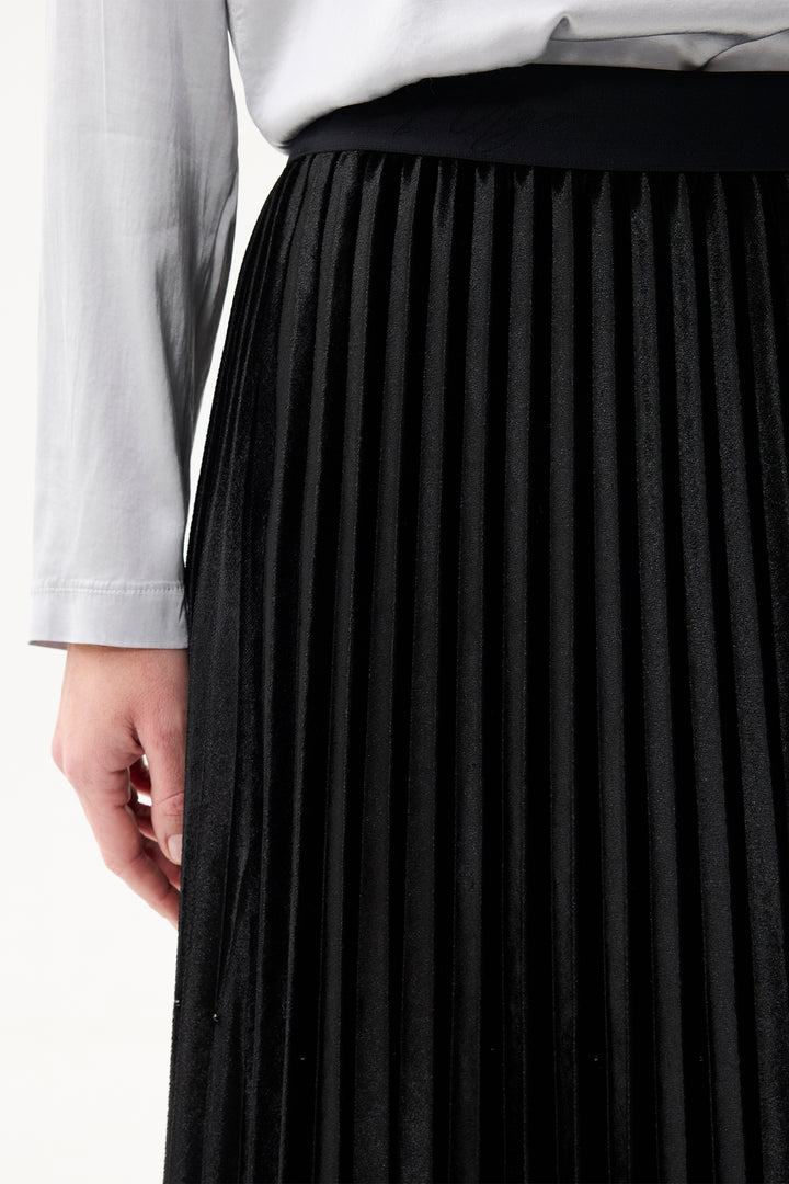 Leo & Ugo Skirt KHJ902 Black Pleated Crystal Detail Maxi Skirt