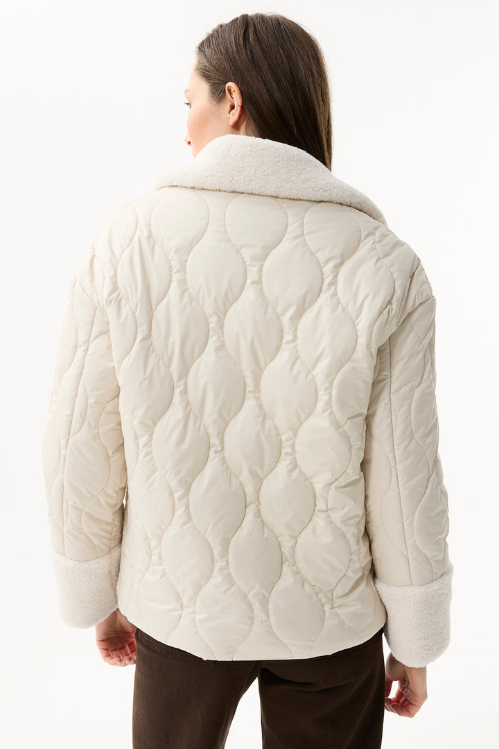 Leo & Ugo Top KH961 Cream Quilted Plush Detail Jacket