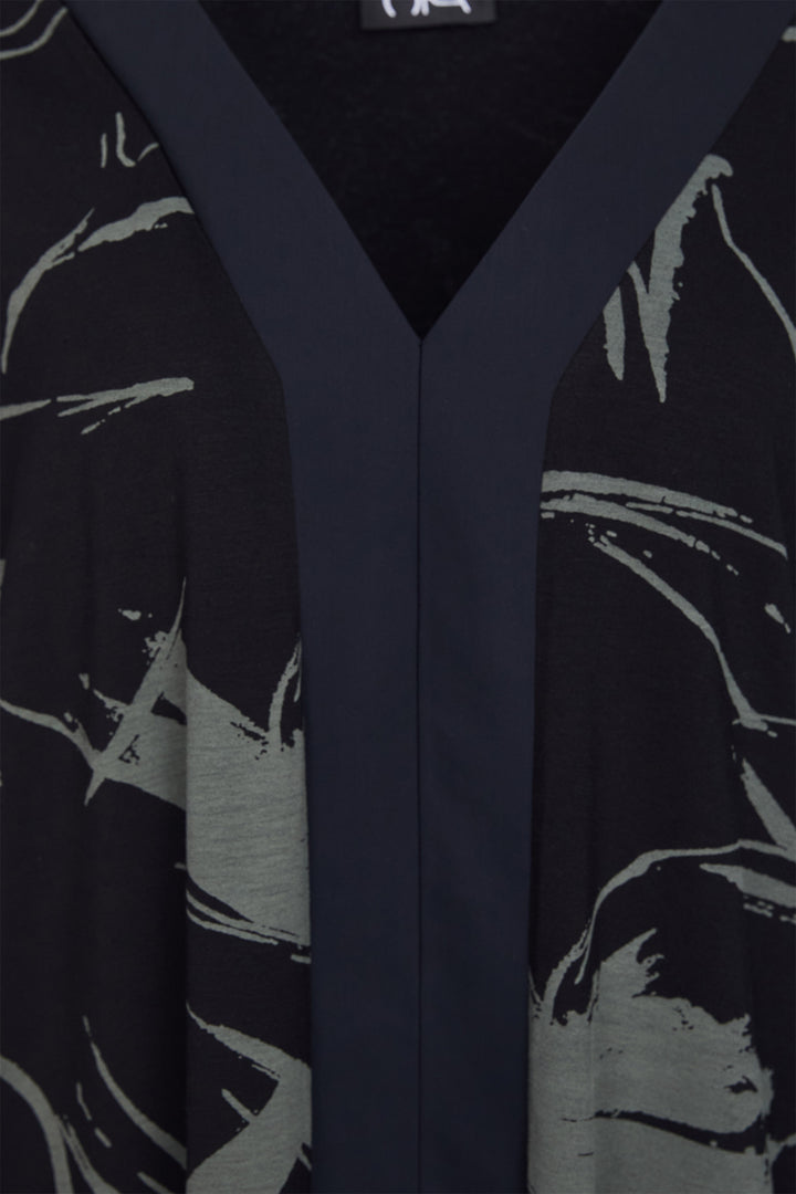 Ora ORW25103 599 Black Print V-Neck Relaxed Fit Top