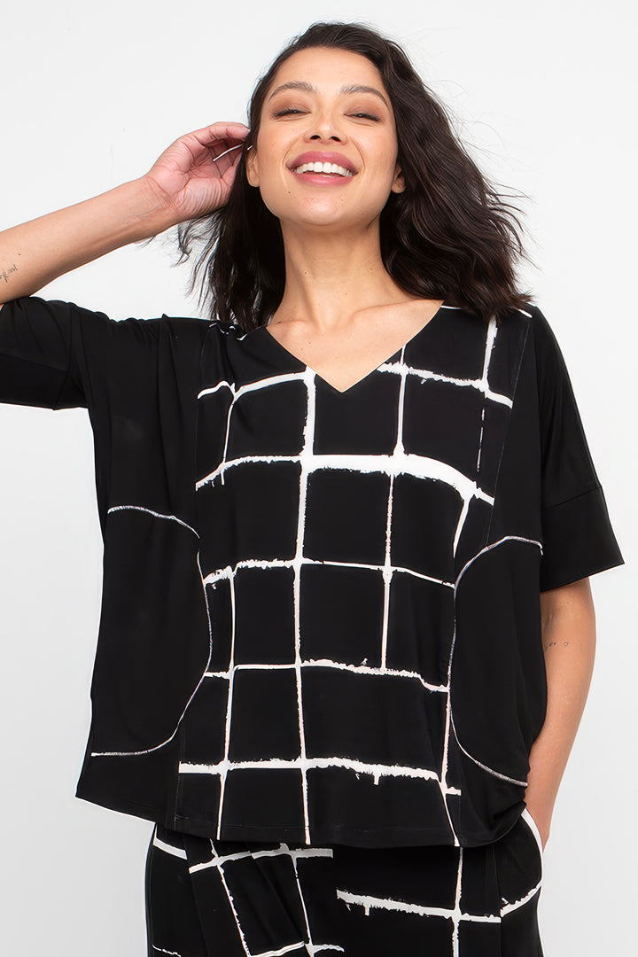 Ozai N Ku 860124 Black Chess Print V-Neck Top