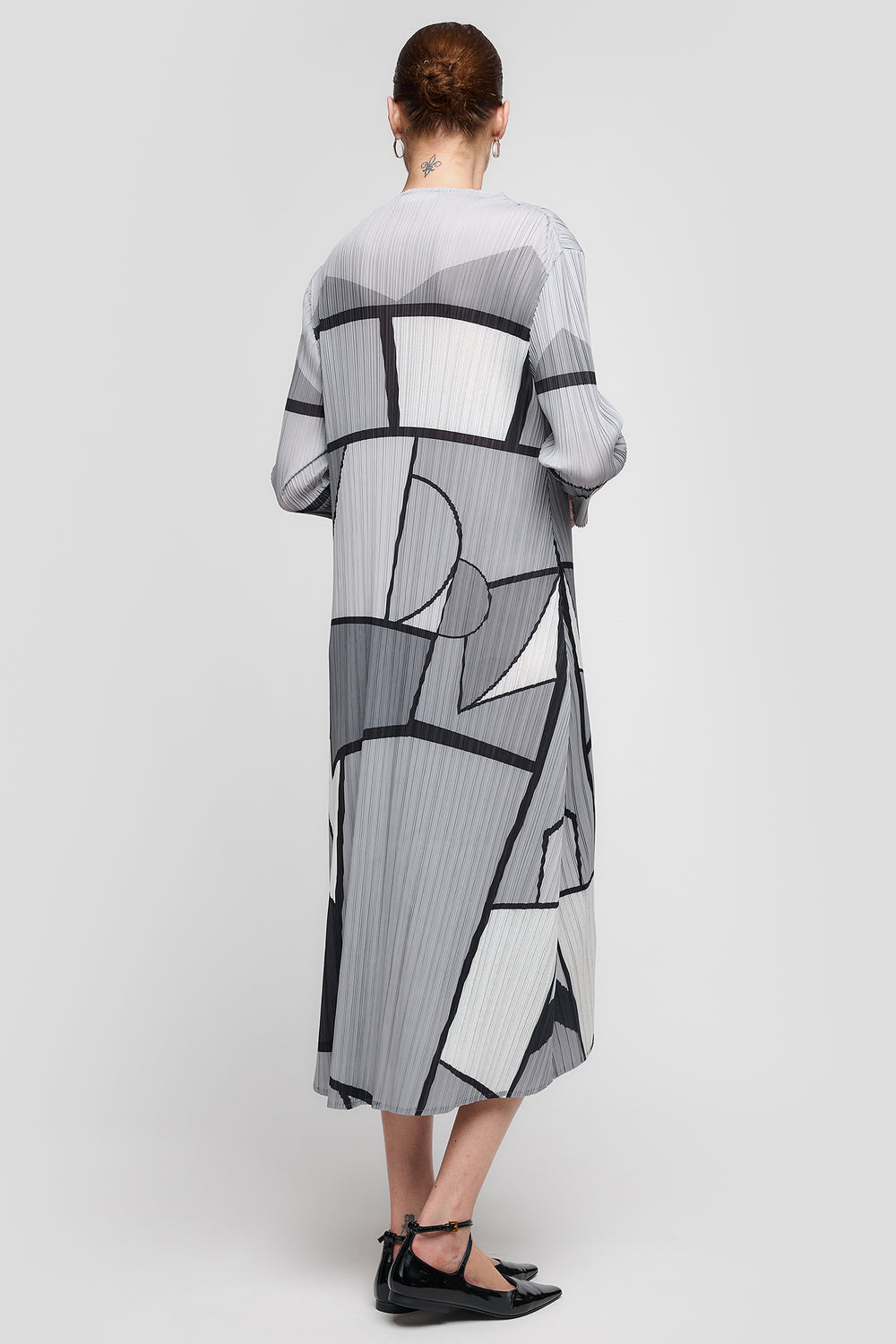 Uchuu Dress Geometric Print Plisse Long Sleeve Grey CS25-011 - Experience Boutique