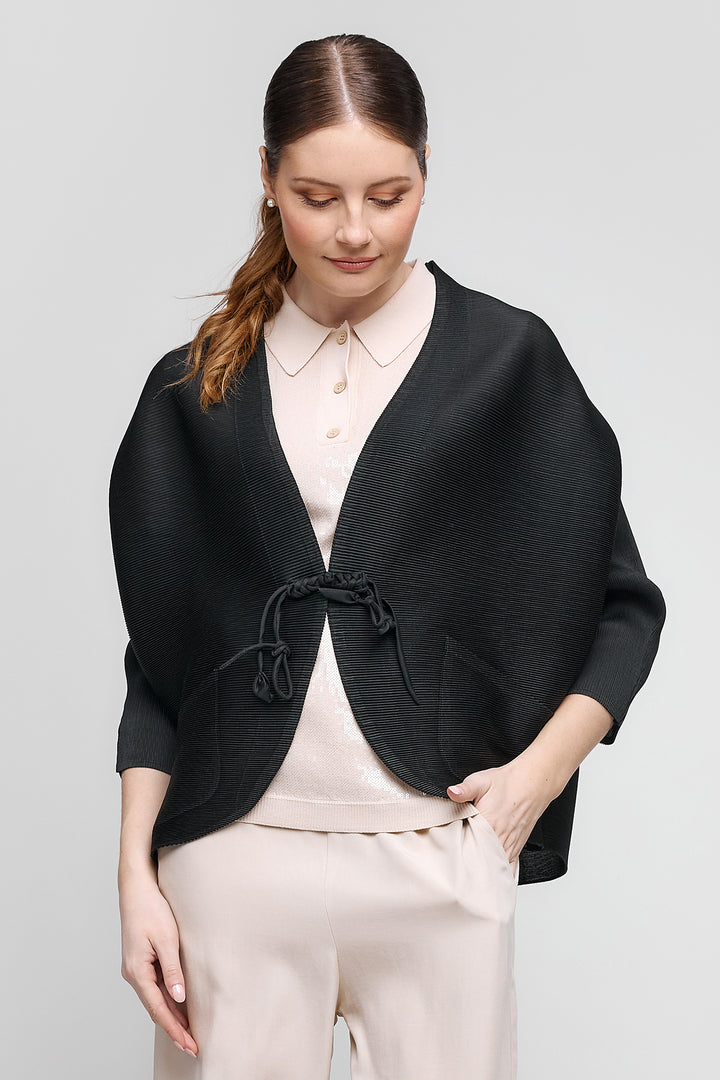 Uchuu Plisse Jacket Edge To Edge Tie Front Black CS25-408 - Experience Boutique