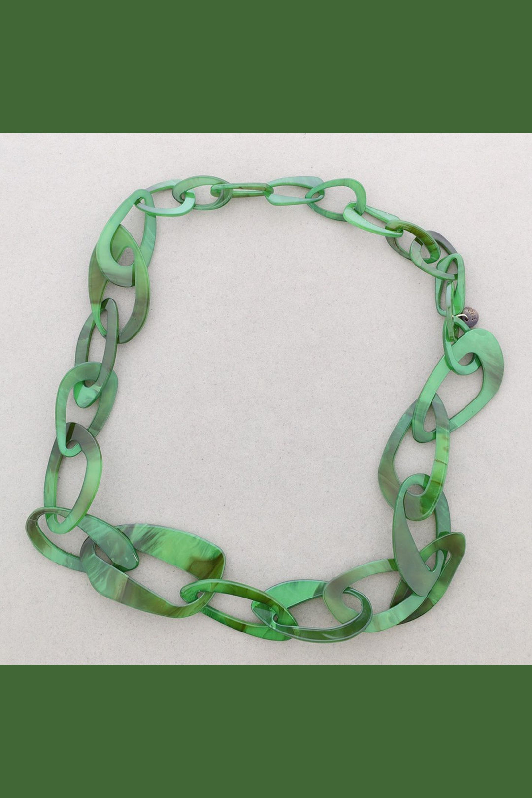 Green Long Oval Resin Link Necklace
