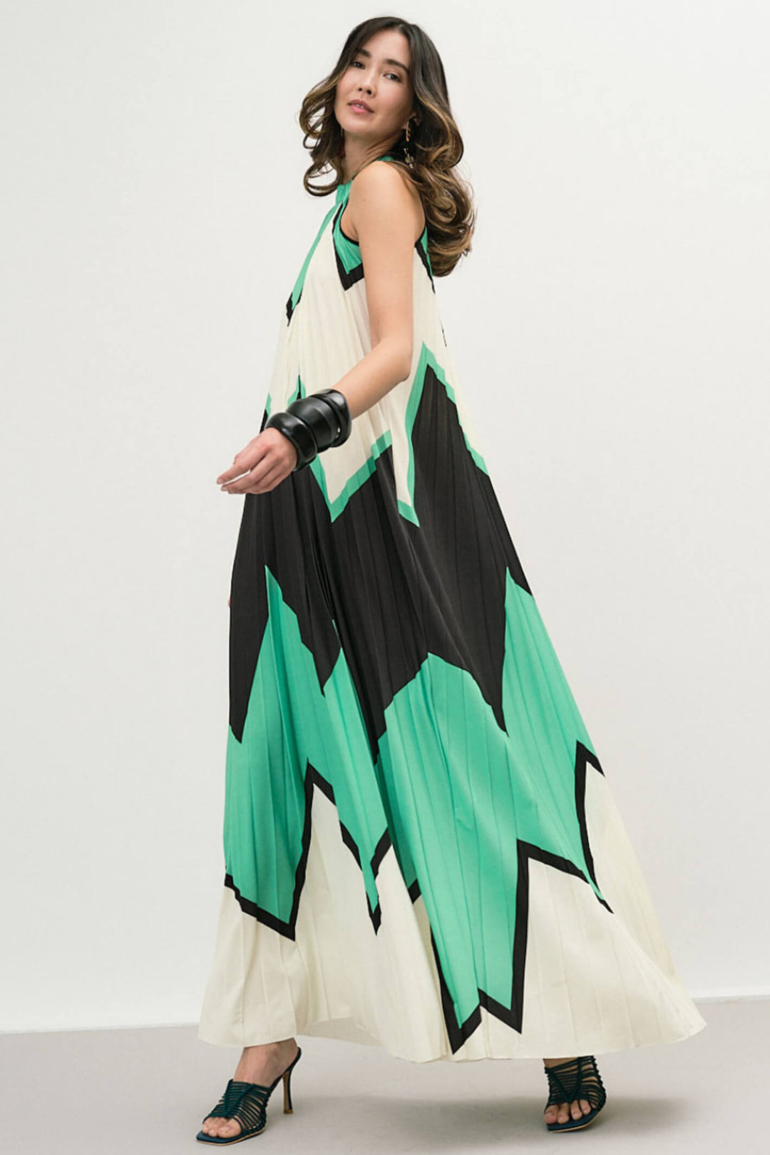 Access Fashion 3323 Green Zigzag Sleeveless Pleated Maxi Dress - Experience Boutique