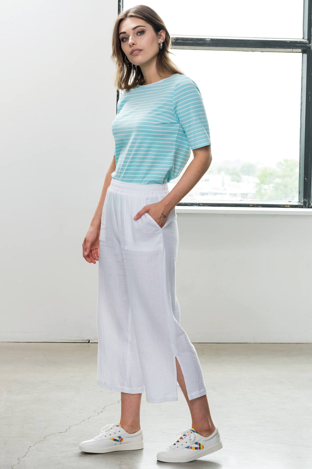 Alison Sheri A41056 White Cropped Trousers - Experience Boutique