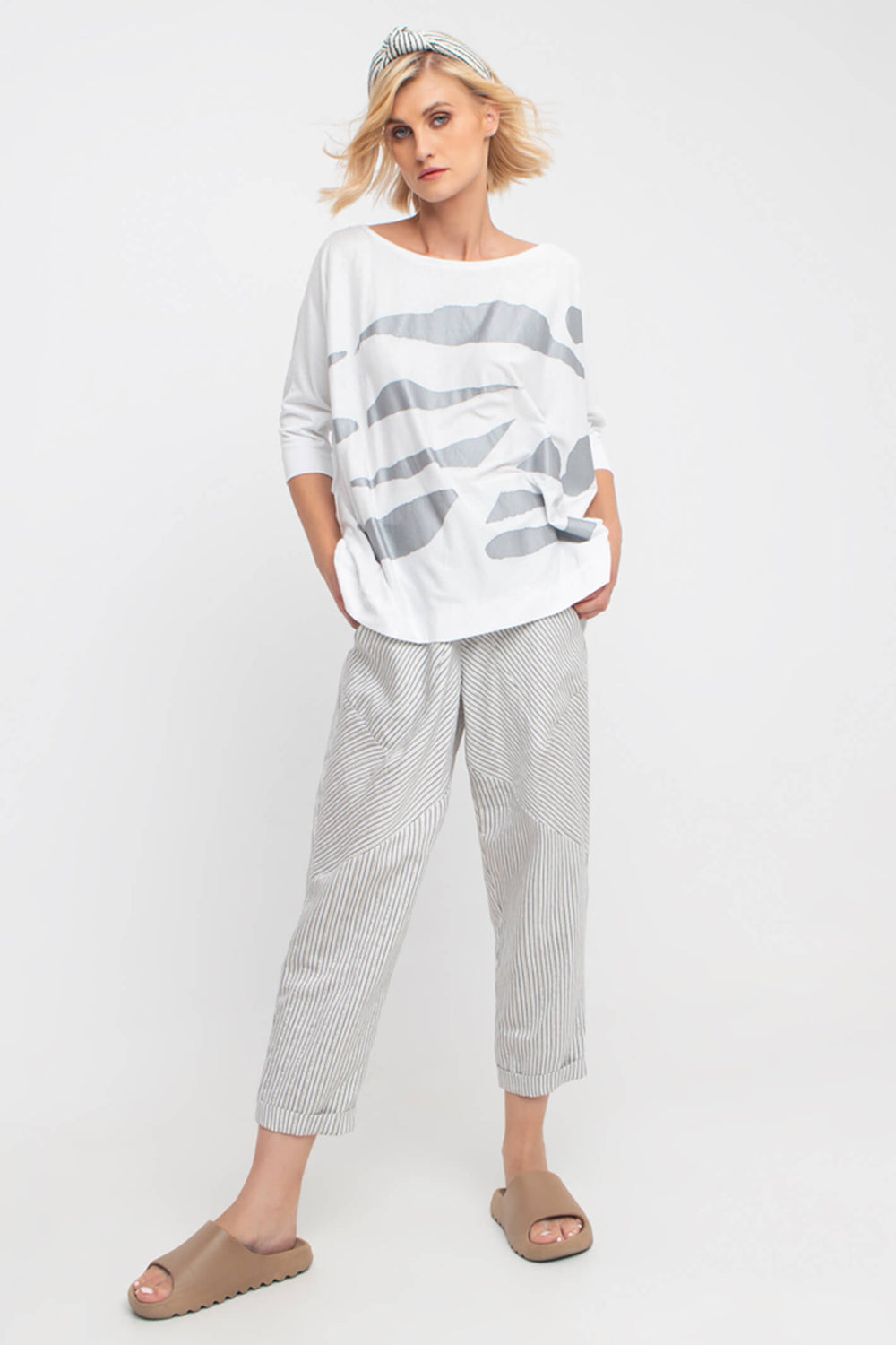 Ozai N Ku 83-3023 Grey Stripe Rays Cropped Trousers - Experience Boutique